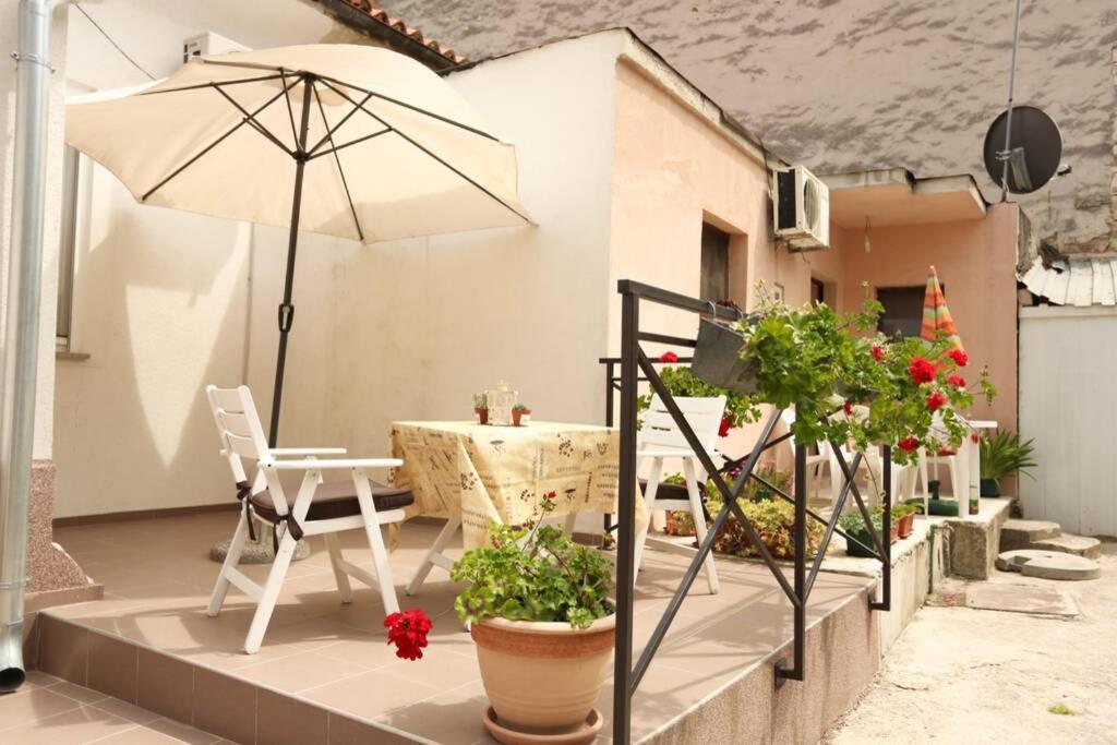 Charming Apartment In Town Center 普拉 外观 照片