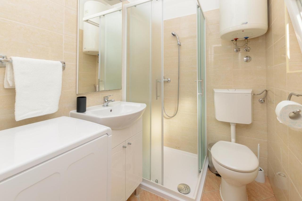 Charming Apartment In Town Center 普拉 外观 照片